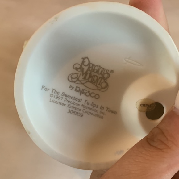 “For The Sweetest Tu-lips In Town” Precious Moment - Picture 6 of 7